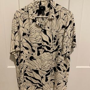 H&M short sleeve button up shirt